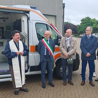 Ospedale di Borgosesia: arriva una nuova ambulanza dopo 10 anni