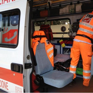 Lite in casa e una caduta da 12 metri: è gravissimo