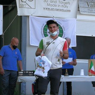 Luca Spano vittorioso al 3D Arcieri del Dahu