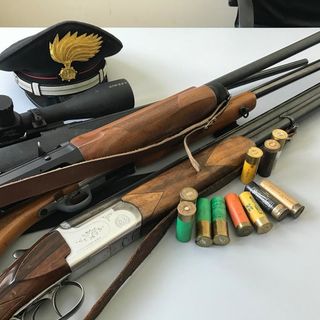 Valdilana, detiene abusivamente armi da sparo e munizioni e finisce nei guai