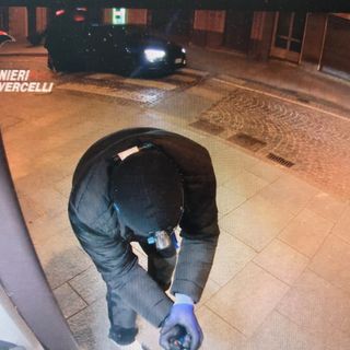 Assalti ai bancomat con esplosivi: sgominata dai Carabinieri la banda della “marmotta”
