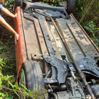 Auto in una scarpata a Coggiola, conducente fuori strada per un malore