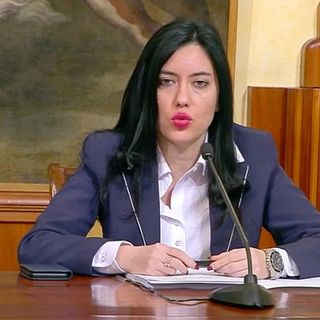Esami di Stato, c’è l’intesa: recepite le misure di sicurezza. Azzolina: “Dal 28 maggio help desk per le scuole”