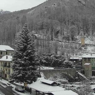 Dopo la neve, arriva il freddo e il gelo sulle strade della Valsesia: attenzione alla guida