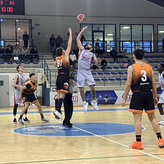 Barberi Valsesia Basket, gli artigli delle aquile ghermiscono la vittoria contro new basket team - Foto di Letizia Bertini.