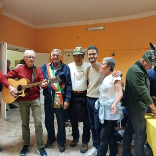 Varallo: Il sindaco Bondetti alla castagnata degli Alpini alla Casa Serena