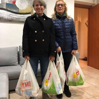 Borse della spesa offerte dalla Fondazione Buonanno