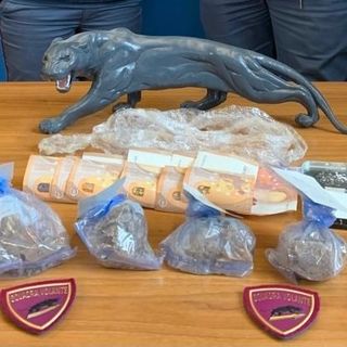 Nascondeva 2 etti di eroina. Vercellese arrestato in Lombardia