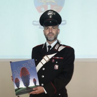​ Amadeus presenta il Calendario Storico dei Carabinieri ideato da Armando Testa e l’Agenda 2023