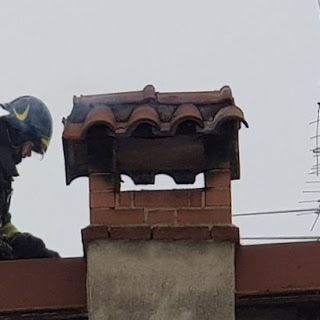Valle Mosso, brucia un camino la mattina di Natale: i Vigili del Fuoco evitano il peggio (foto di repertorio)