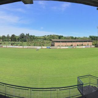 Gattinara, partite a porte chiuse al campo sportivo: decisione temporanea per garantire sicurezza e conformità