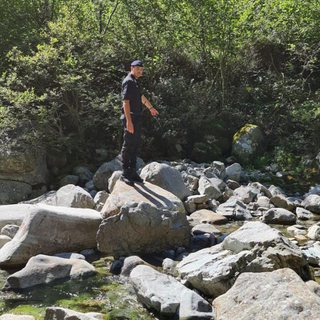 Osso umano rinvenuto sulle rive del torrente Strona