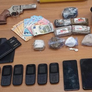Spacciatore arrestato nei boschi del Vercellese grazie a Brumotti