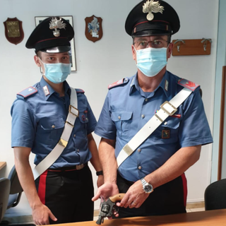 Minaccia il vicino con un'arma: 66enne denunciato a San Germano