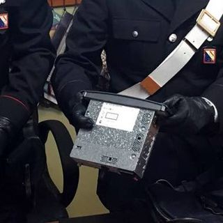 I carabinieri della Stazione di Crescentino hanno arrestato un 43 enne per furto su auto.