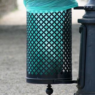 Borgosesia: Buttano la spazzatura nei cestini pubblici, identificati e sanzionati