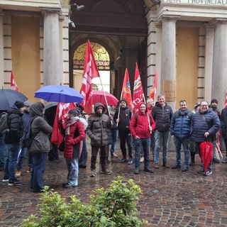 Presidio CGIL davanti alla Prefettura: “Voto garantito anche ai fuori sede”