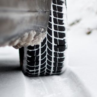 Strade chiuse a causa dell'abbondante nevicata