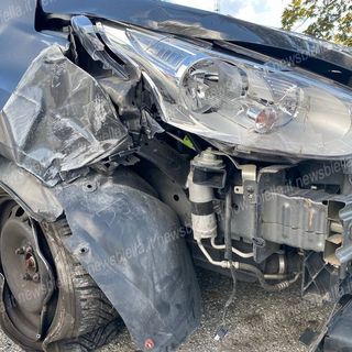 28enne perde il controllo dell'auto e finisce nella scarpata, ferite due giovani (foto di repertorio)