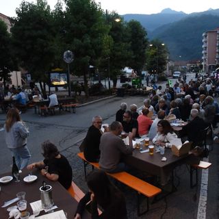 Quarona sotto le stelle: musica e gusto accendono piazza Libertà