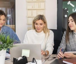 &quot;Donne nei cda&quot;: al via il nuovo corso dedicato all'imprenditoria femminile