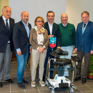 Lions Club Valsesia dona una poltrona chirurgica oftalmica: l’inaugurazione.