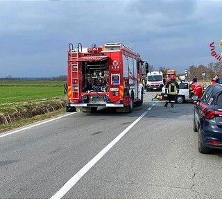 Scontro con feriti a Balocco: interviene l'elisoccorso