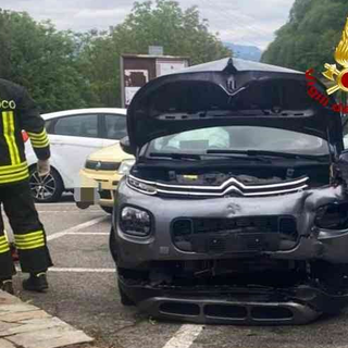Scontro tra due auto a Borgosesia, assistite 4 persone