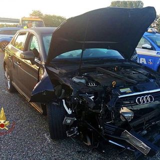 Due feriti nello scontro all'ingresso dell'autostrada