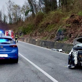 Scontro tra auto a Sostegno, conducenti assistiti dal 118