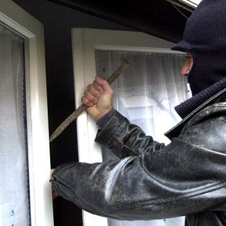 Sostegno: Non ci sono i proprietari e i ladri entrano in casa