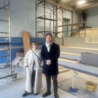 Quarona, sopralluogo alle scuole medie: in dirittura d’arrivo i lavori di rinforzo di palestra e auditorium