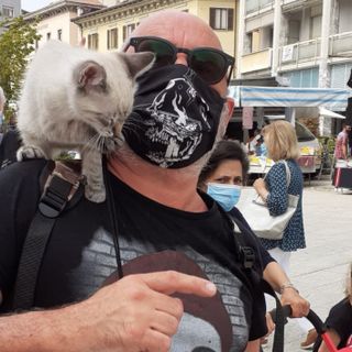 A Borgosesia il mercato riapre i battenti tra curiosità e solidarietà FOTO