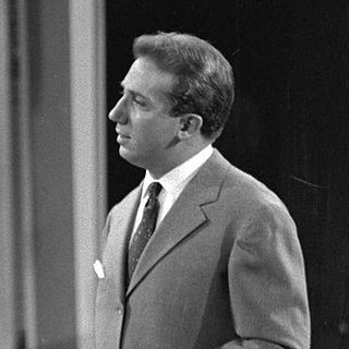 «Il motivo in maschera» di Mike Bongiorno al Teatro Sociale Villani