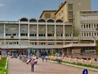 Tragedia all'Ospedale di Vercelli. Donna cade dal quarto piano