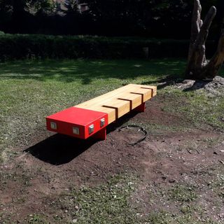 Borgosesia, al Parco Magni installata la panchina tecnologica