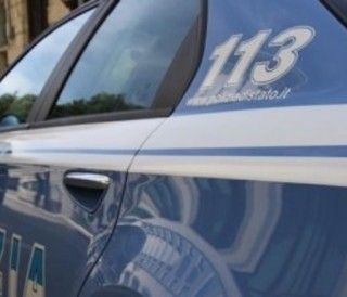 Alla guida con patente revocata da più di 20 anni, e in possesso di droga, segnalato dalla Polizia