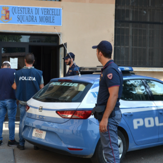 Evade dai domiciliari e la Polizia lo ritrova al bar: 40enne in carcere