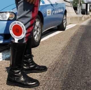 Patente ritirata a un automobilista indisciplinato