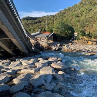 Ponte di Romagnano, iniziata la rimozione delle macerie - Foto