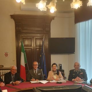 Truffe agli anziani, Vercelli avvia una nuova campagna di prevenzione: firmato il protocollo in Prefettura