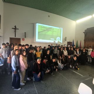 Vercelli: studenti trasformano la scuola in set per il “Progetto Ambiente: occupiamoci del futuro” Vercelli: studenti trasformano la scuola in set per il “Progetto Ambiente: occupiamoci del futuro”