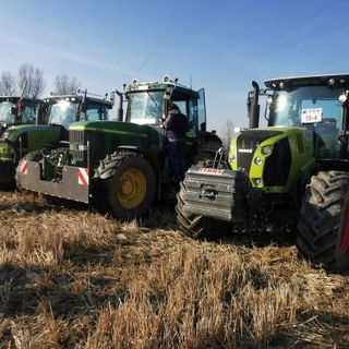 C'è anche Biella alla protesta dei trattori: &quot;Così muore l'agricoltura italiana&quot; FOTO