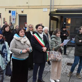 Quarona chiude il Carnevale con il rogo del Babbiu Runfatta tra torce, testamento e festa in piazza