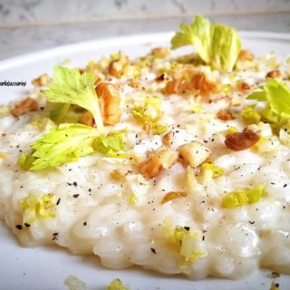 #quarantenasuifornelli, il risotto con crema di gorgonzola, sedano e noci di Giancarlo Lazzarini
