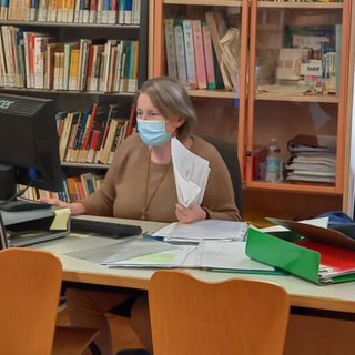 Rosella Quazzola alla sua postazione di lavoro