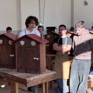 Sei casette giralibro realizzate dalla Barolo per le scuole primarie