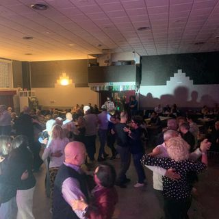 Quarona, grande successo per la serata danzante al Salone Sterna