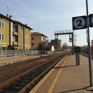 Cammina sui binari, allarme a Rovasenda