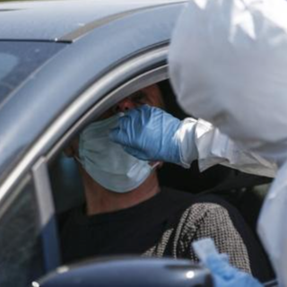 Borgosesia: Comune e farmacie creano il "drive-in tamponi"